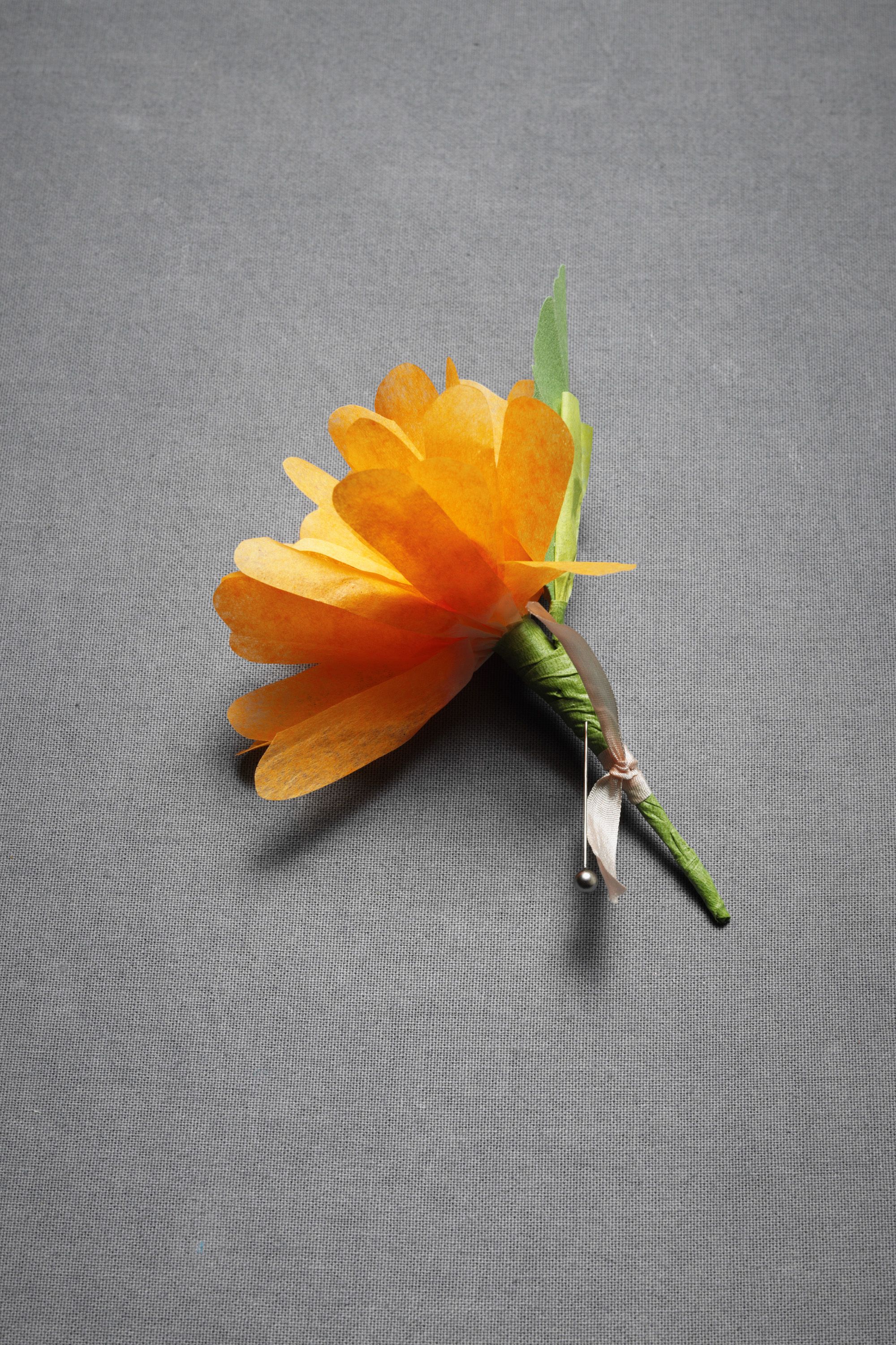 Papered Daisy Pin