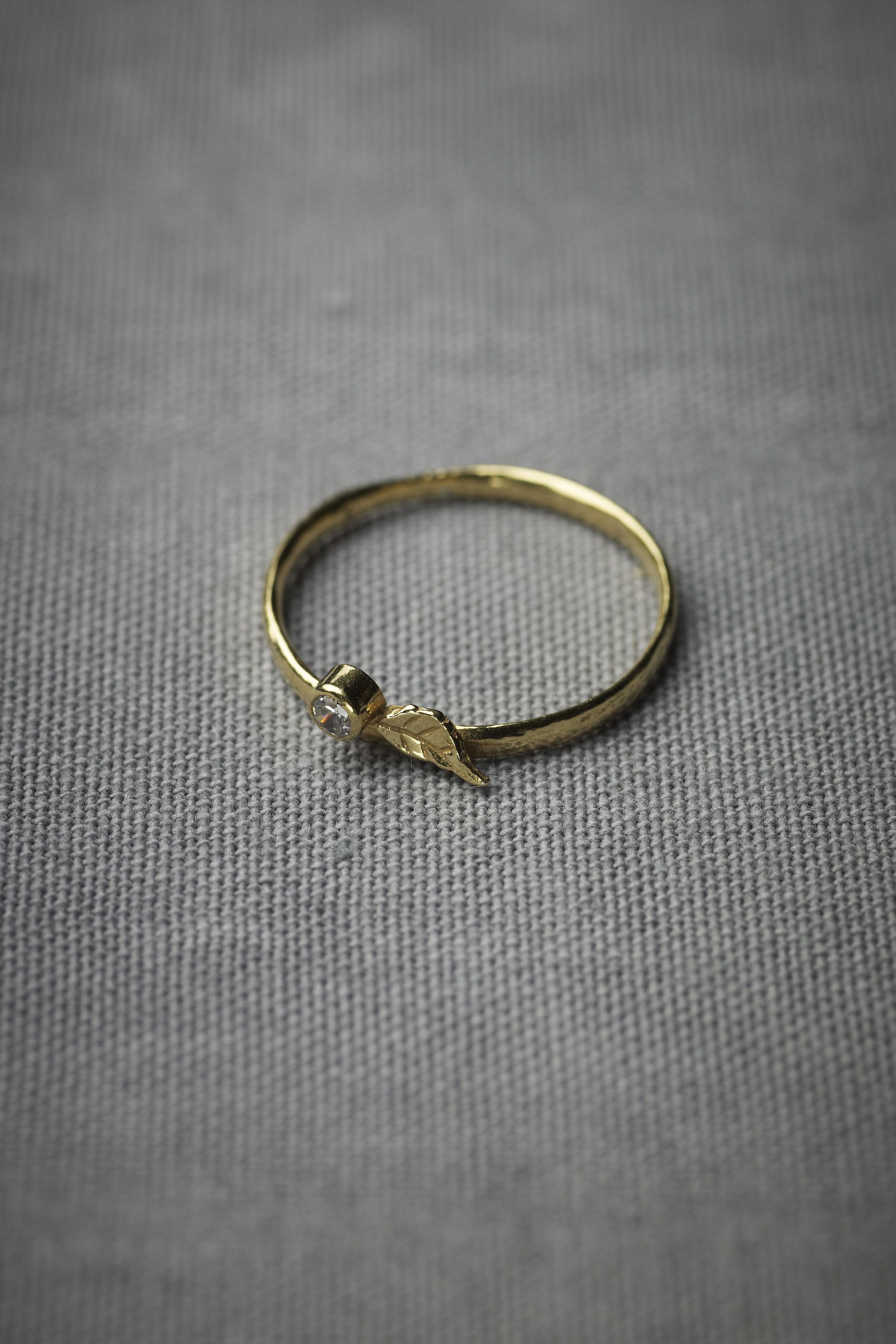 Solitary Bud Ring