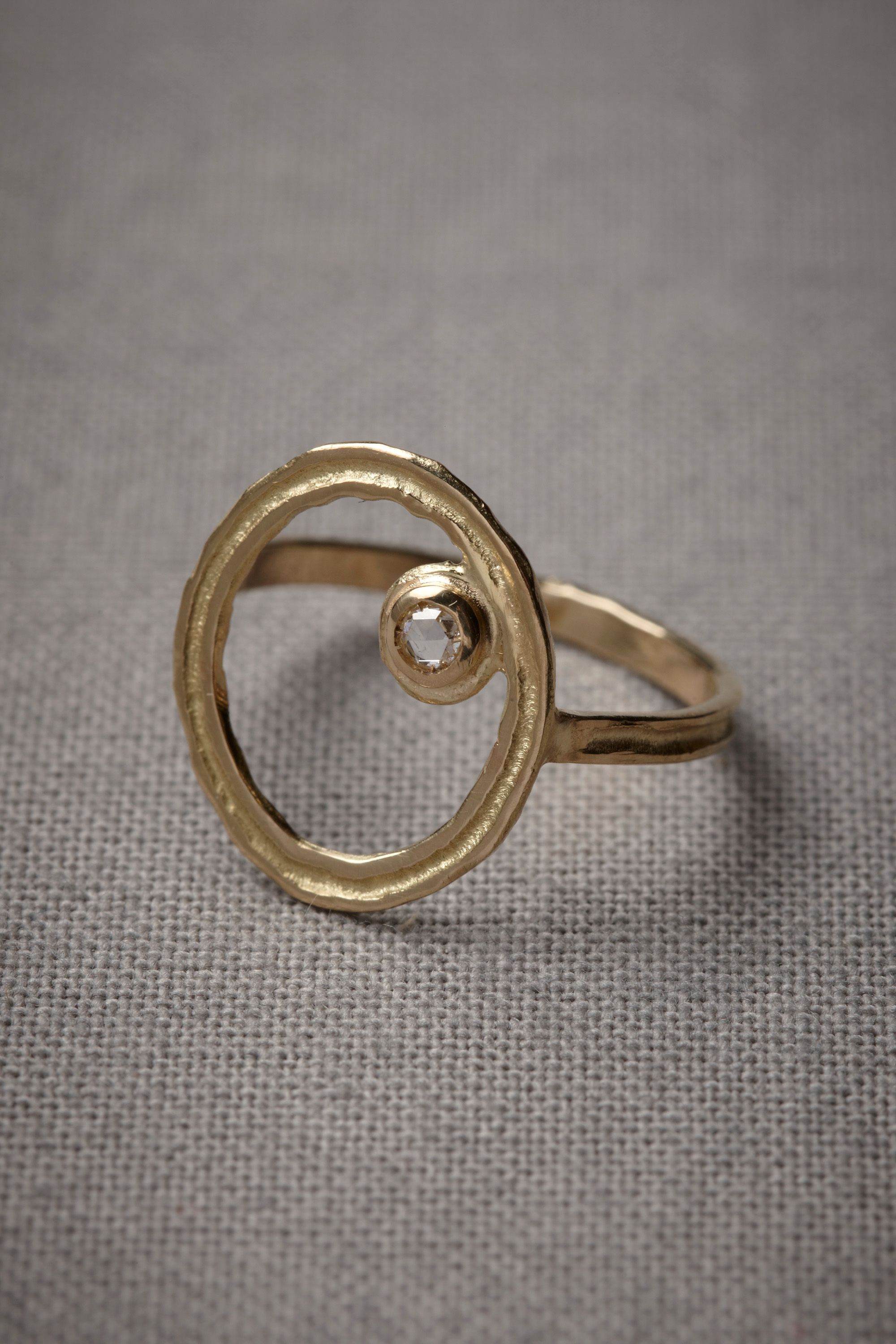 Unearthly Orbit Ring