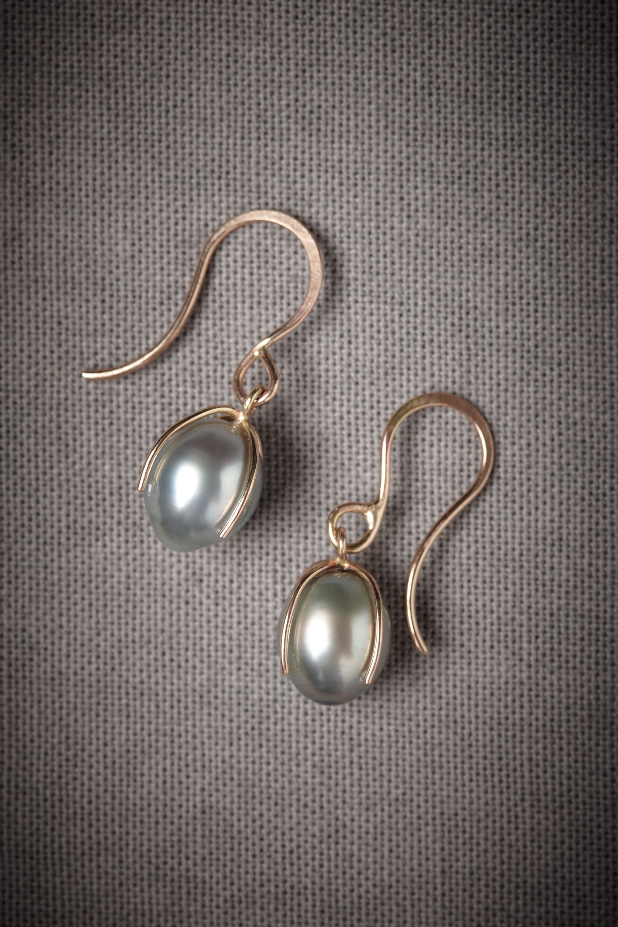Encompassed Eve Earrings