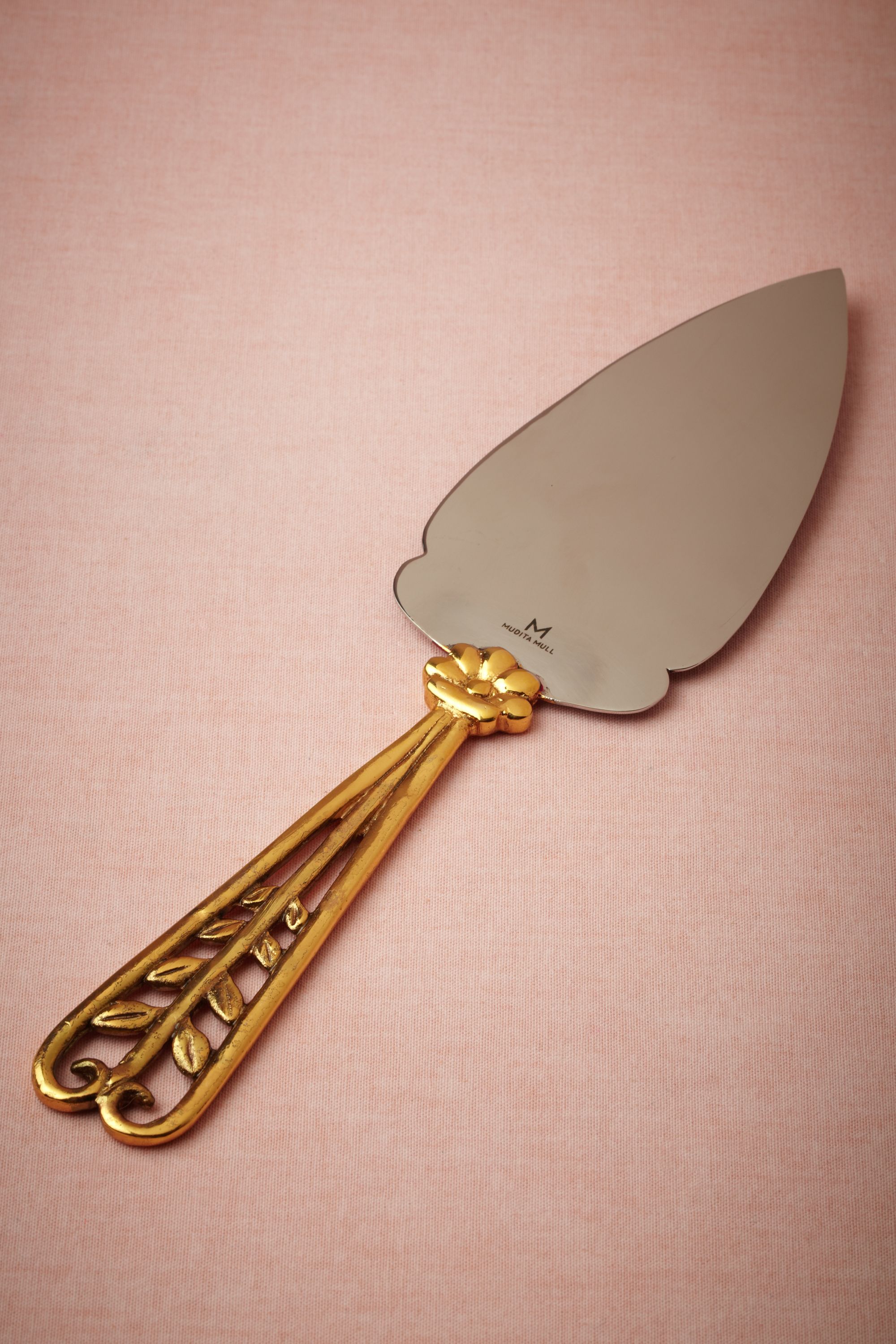 Surkhet Cake Server