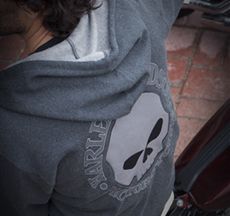 Sweatshirts & Sweaters