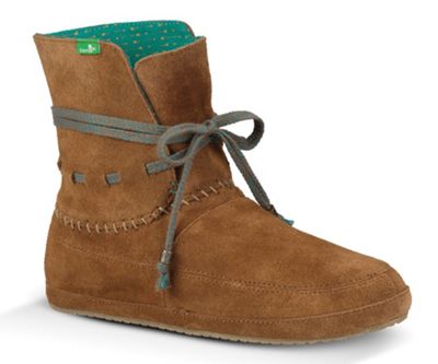 sanuk hiking boots