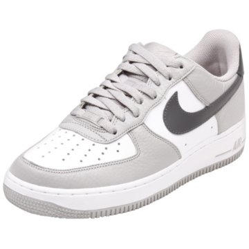 Nike Air Force 1 07