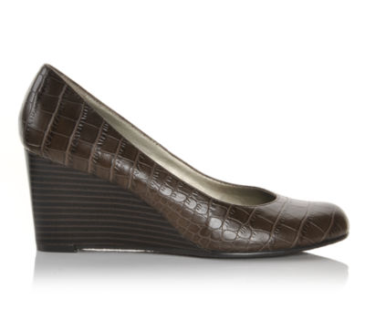 LIZ CLAIBORNE &nbsp;Wanda