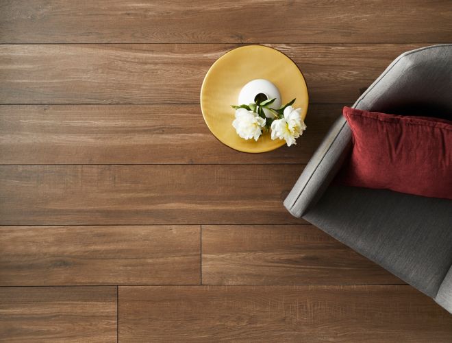Large-format wood-look floor tile in living room 