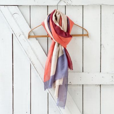 Leiden Scarf, Coral