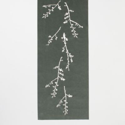 Winterberry Table Runner