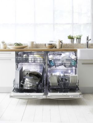 Shown paired with another Asko dishwasher (not included)