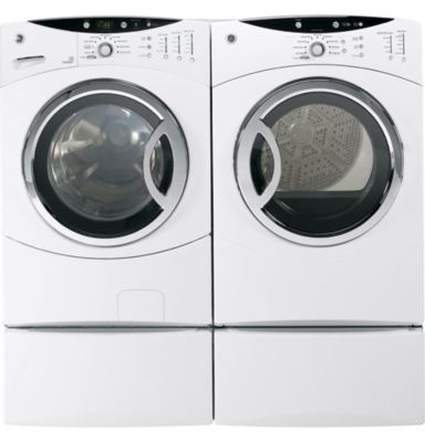 The whole family (washer and pedestals sold separately)