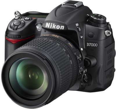Nikon D7000 KIT with 18-105mm lens Digital Cameras