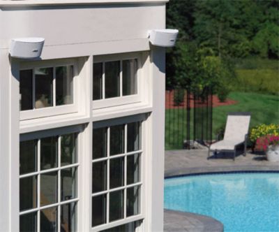 151® SE White Outdoors