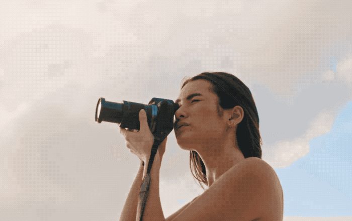  Se muestran clips de muestra de EOS R10 de surfistas