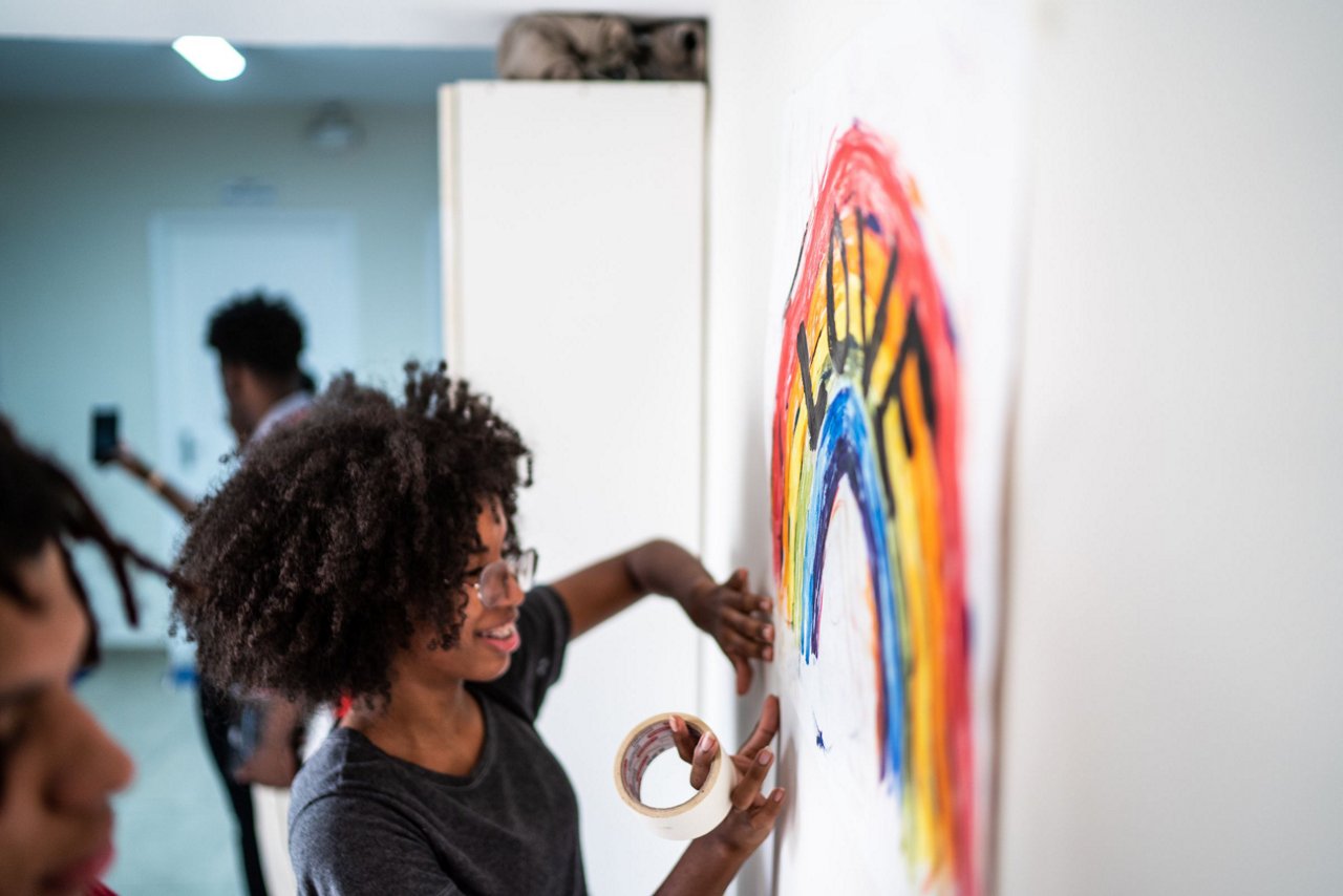 girl painting