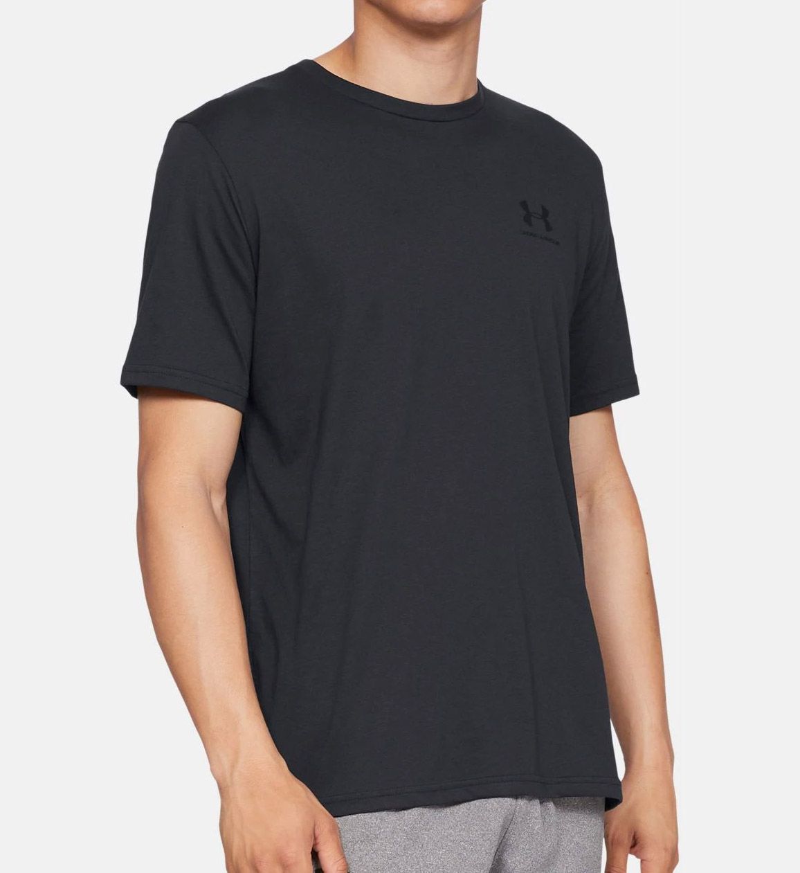 Under Armour Men's Sportstyle Left Chest Short Sleeve T-Shirt in Black (1326799) | Size 2XL | HisRoom.com