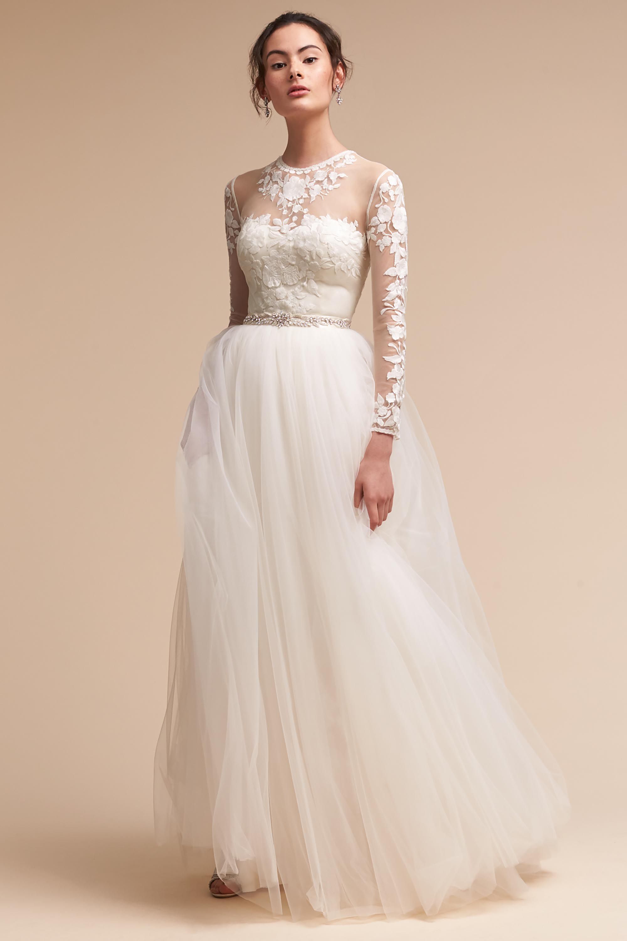 wedding dress with lacephoto