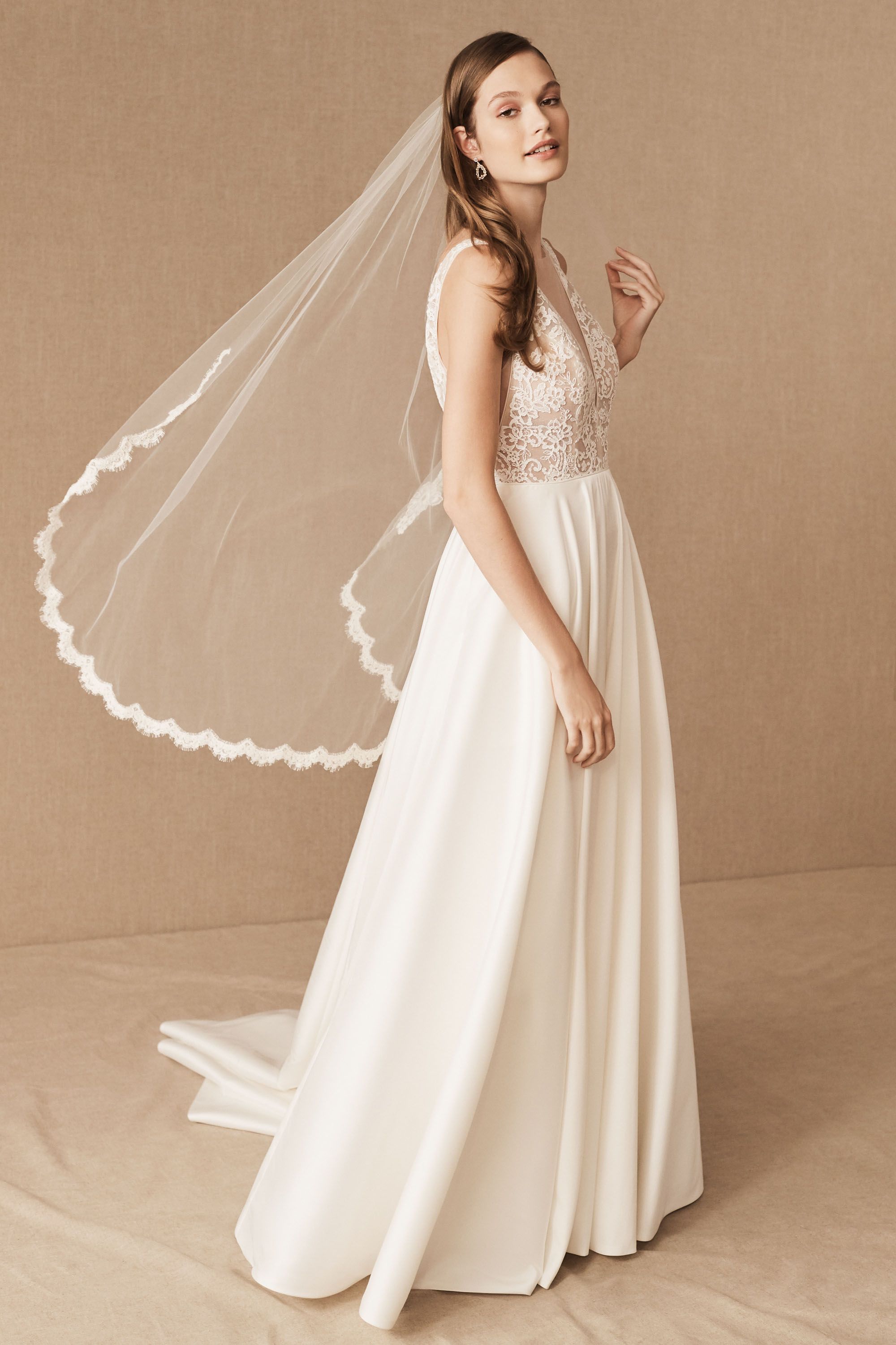 veil with lace dress