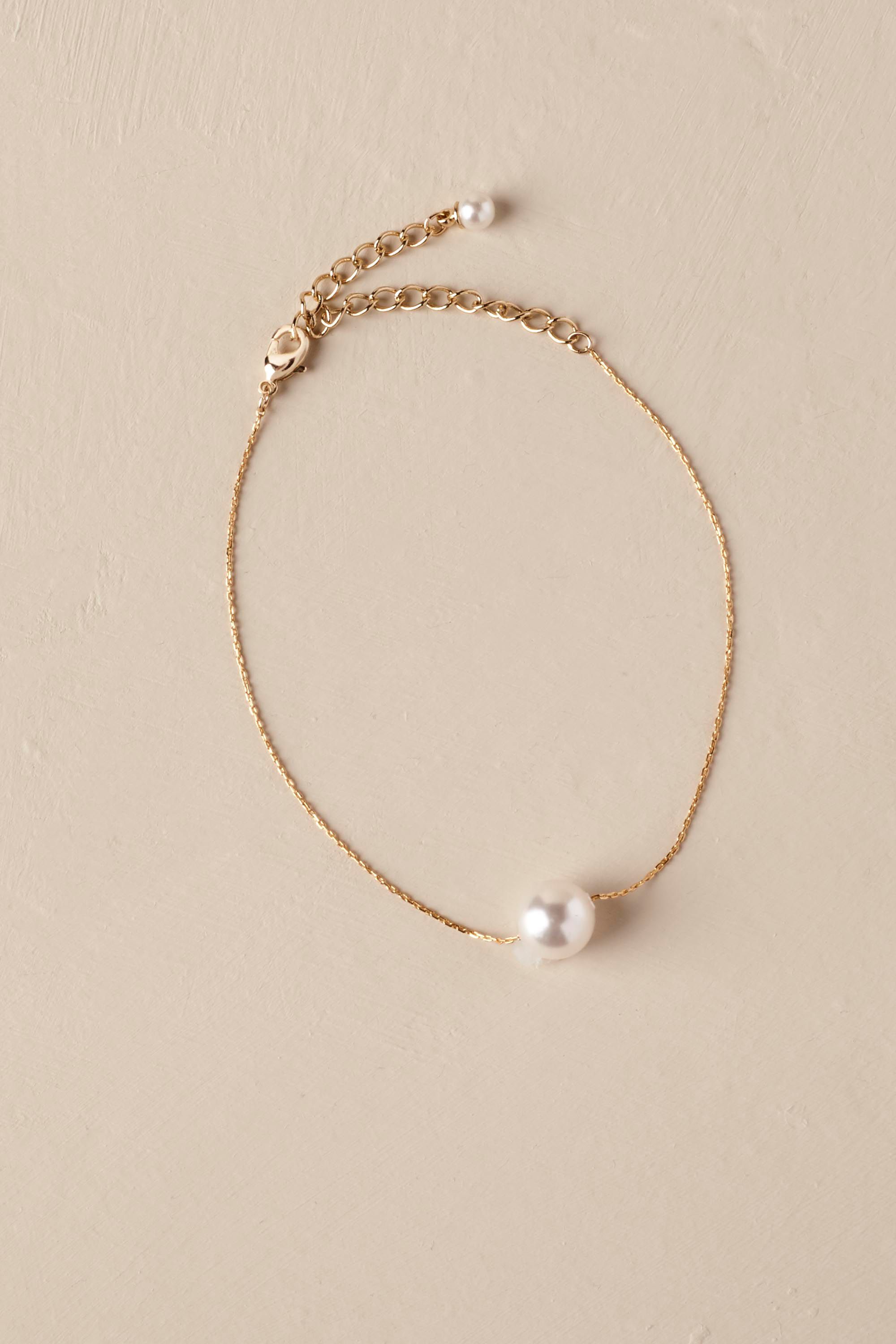 pearl bracelet with bow