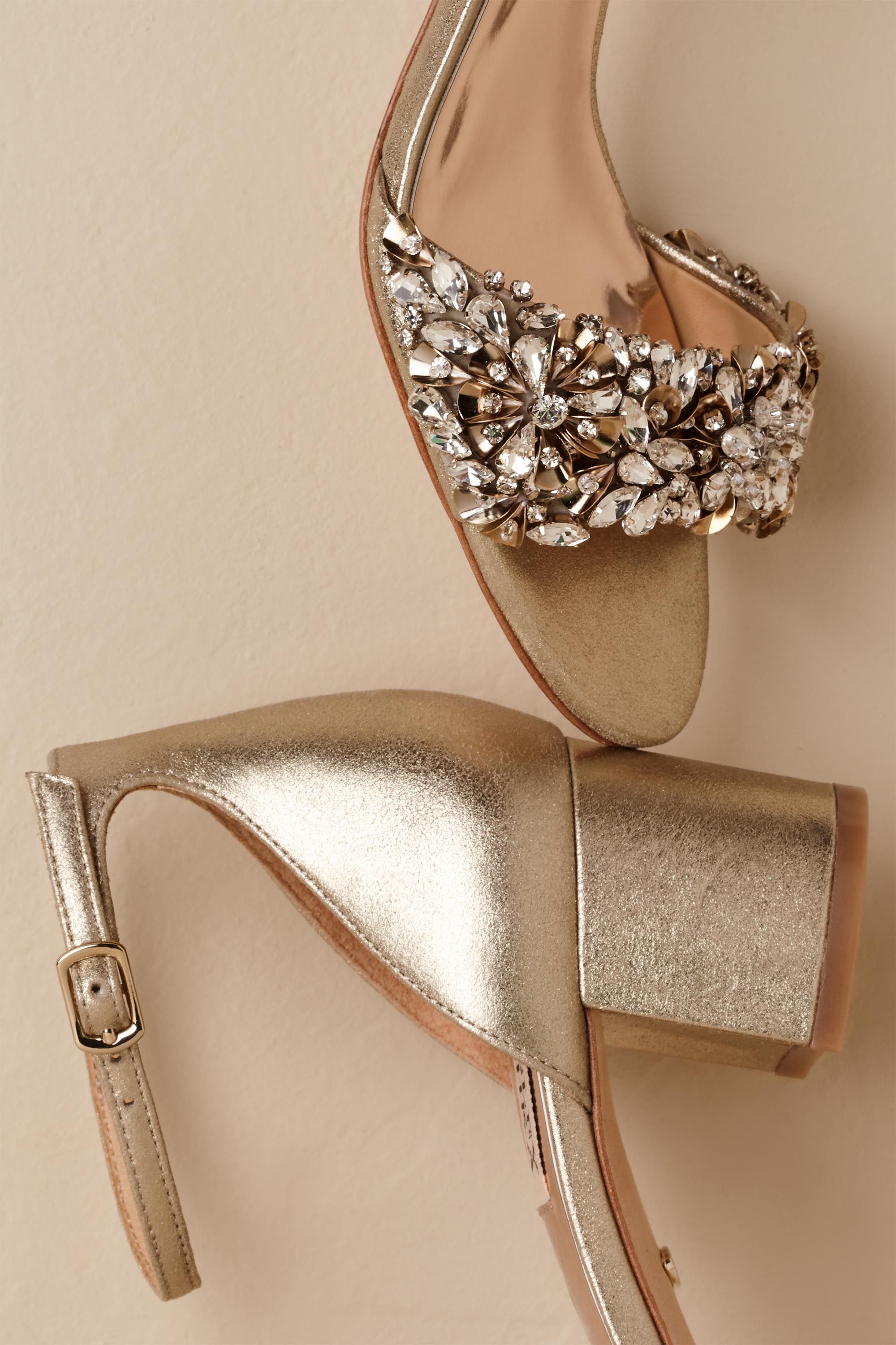 badgley mischka vega heels