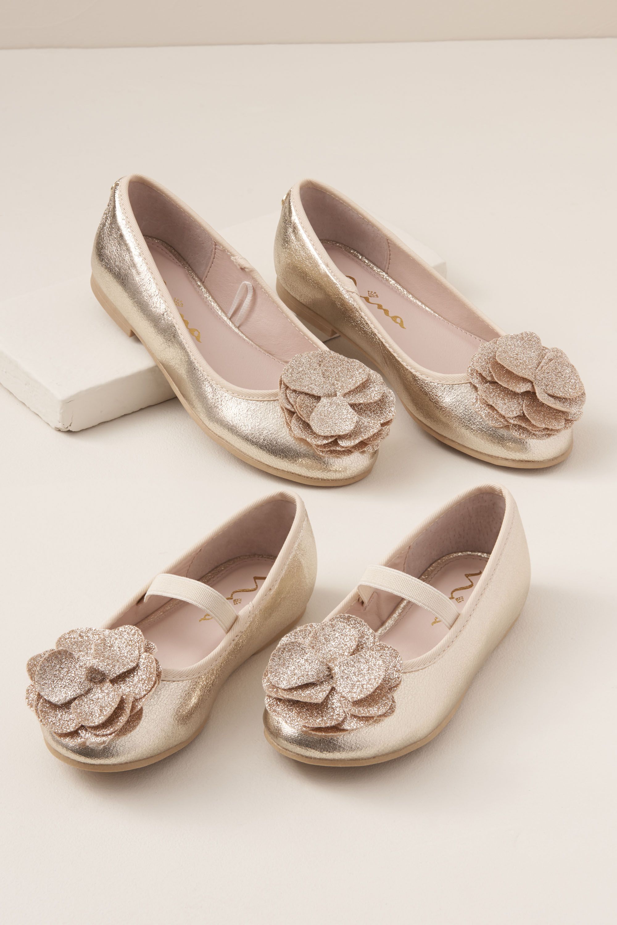 puma shoes white colour