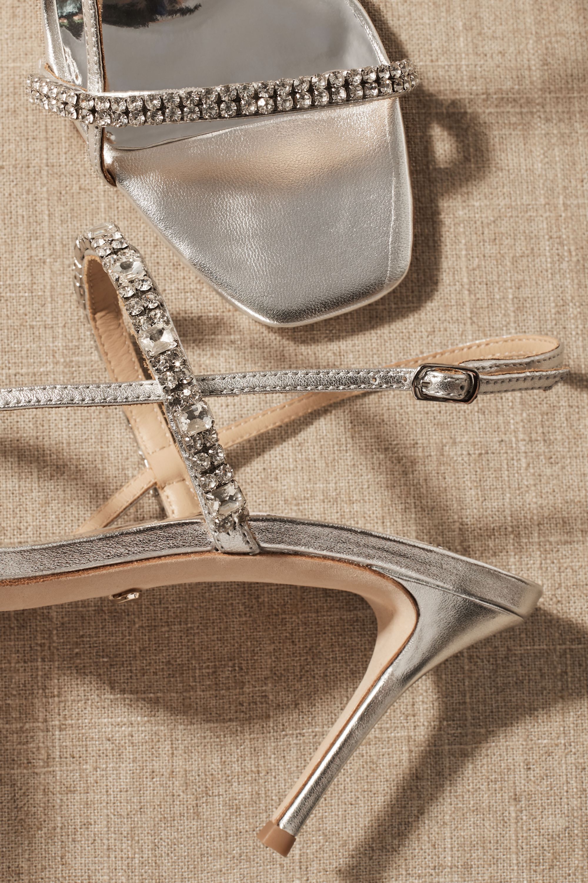 badgley mischka zane heels