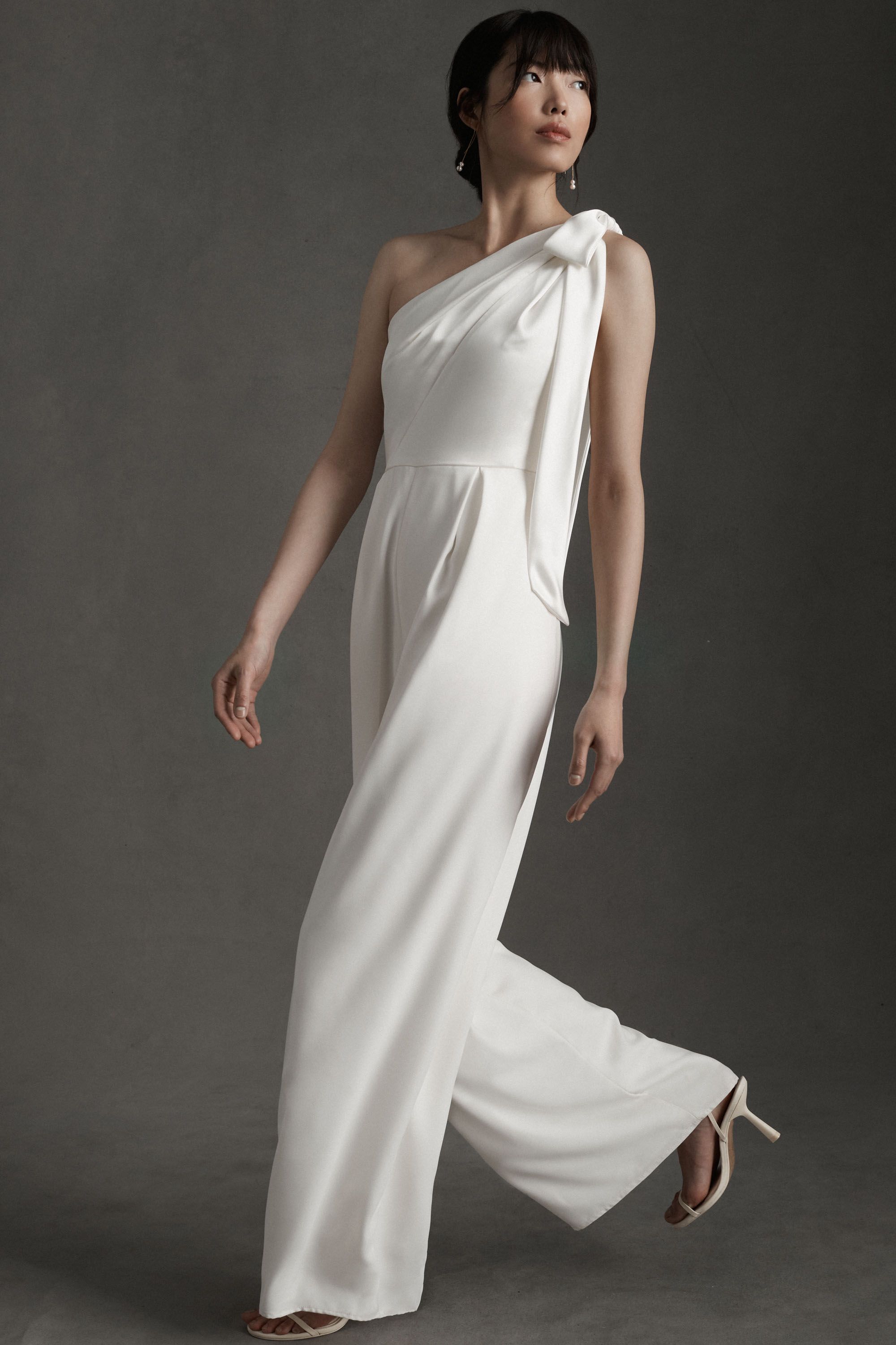 Dénicheur de robes de mariée simples, modernes et pas chères, The Wedding Explorer