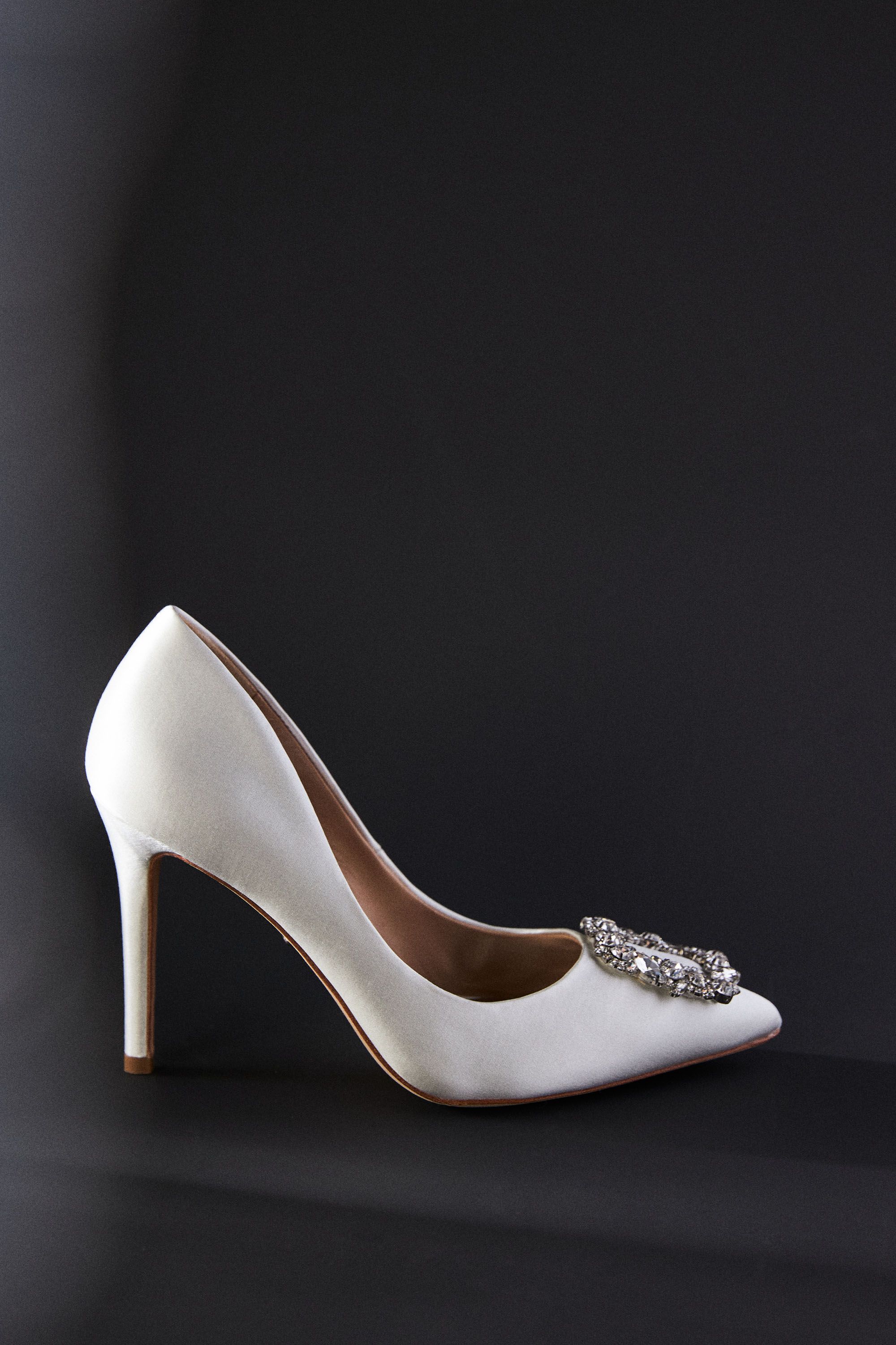 badgley mischka cher heels