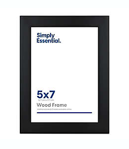 Portarretratos con marco de madera Simply Essential™ Gallery de color negro