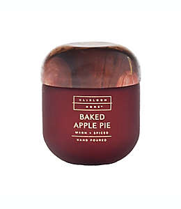 Vela en vaso de vidrio Heirloom Home™ Baked Apple con tapa metálica decorada, 127.57 g