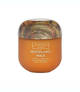 Vela en vaso de vidrio Heirloom Home™ Woodland Walk con tapa metálica decorada, 127.57 g