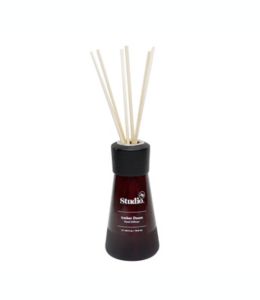 Difusor de varillas de vidrio Studio 3B™ de 79.84 mL  aroma Amber Dunes 