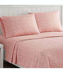 Set de sábanas matrimoniales de microfibra Simply Essential™ con estampado color coral