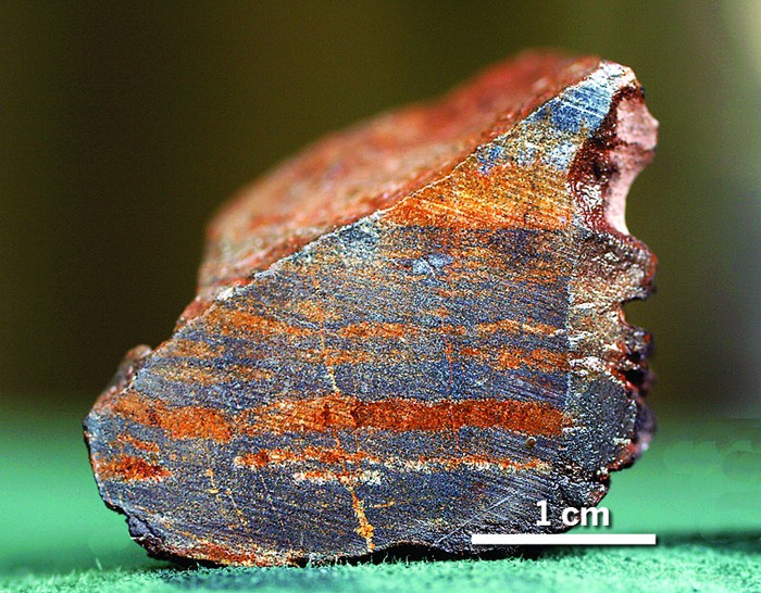 Ancient-Rocks-Suggest-Meteorites-Brought