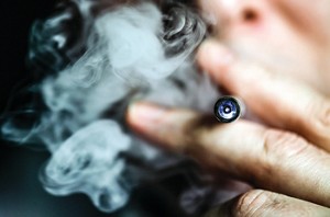 Controversy Clouds E Cigarettes