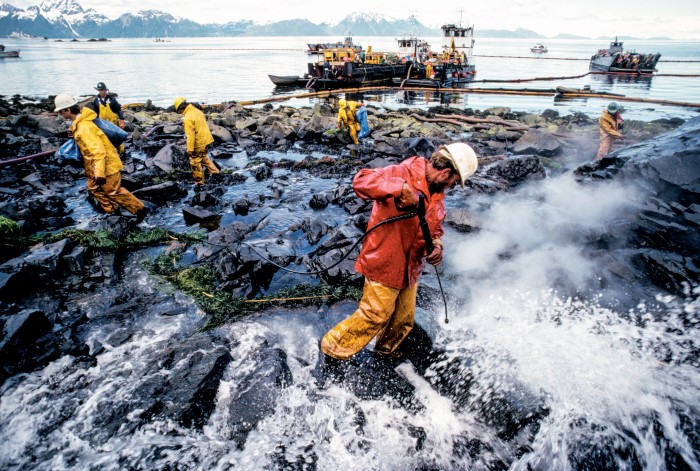oil spills clean up