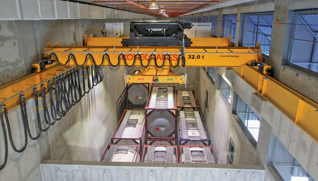 Automated terminal starts in Singapore