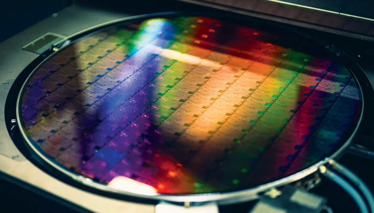 Method irons out 2-D materials for computer chips