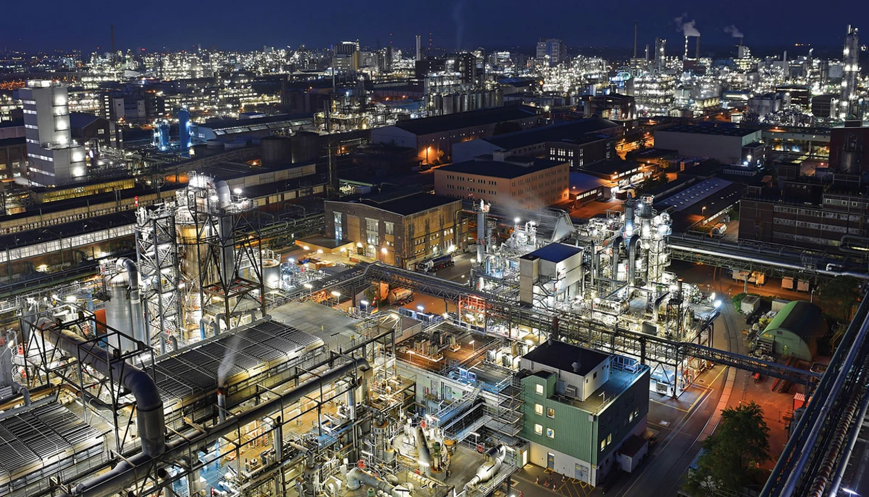 BASF to deepen carbon emission cuts