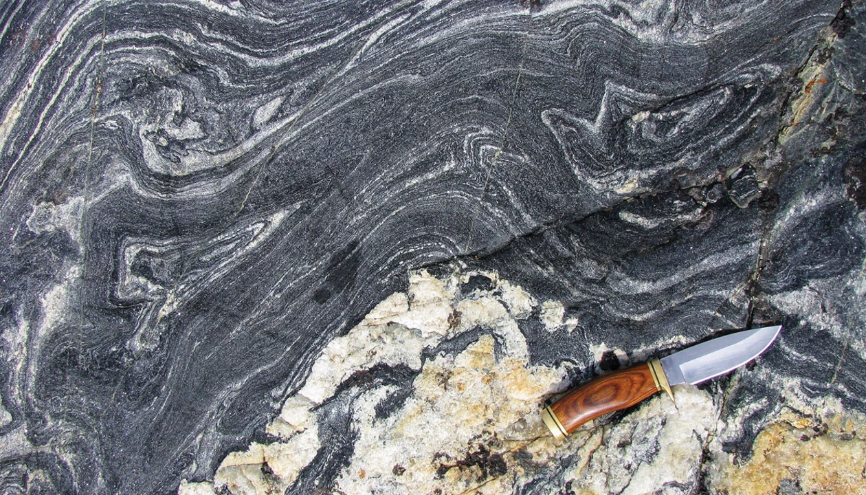 Ancient rocks could be among world's oldest