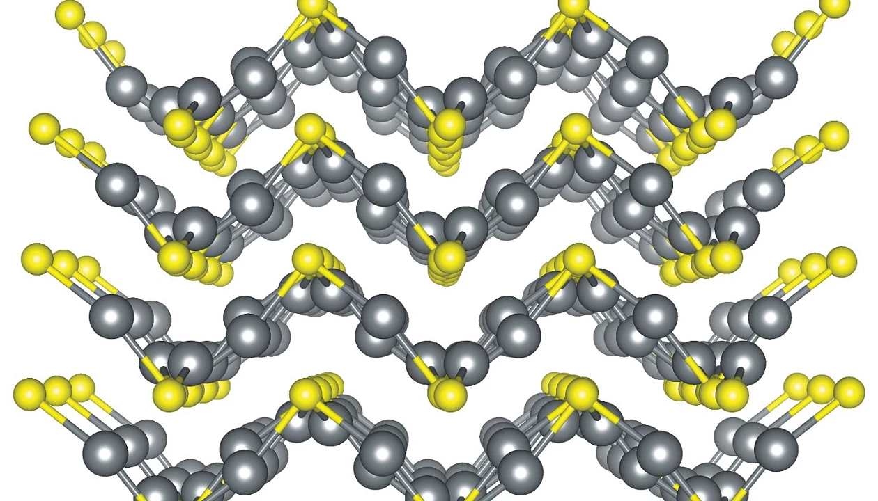 Semiconductor silver sulfide stretches like metal﻿