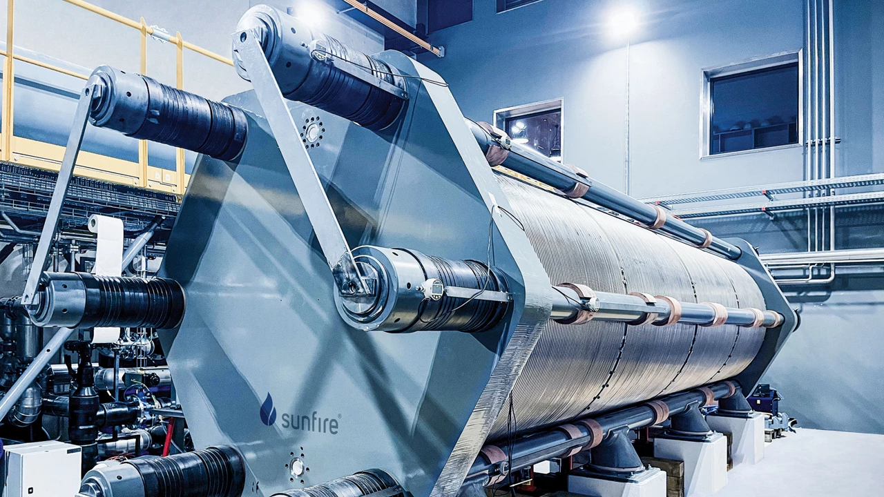 3.2 MW pressurized alkaline electrolyzer from Sunfire