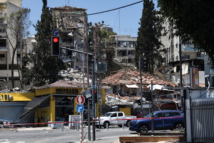 Missile strike hits Weizmann Institute of Science lab buildings