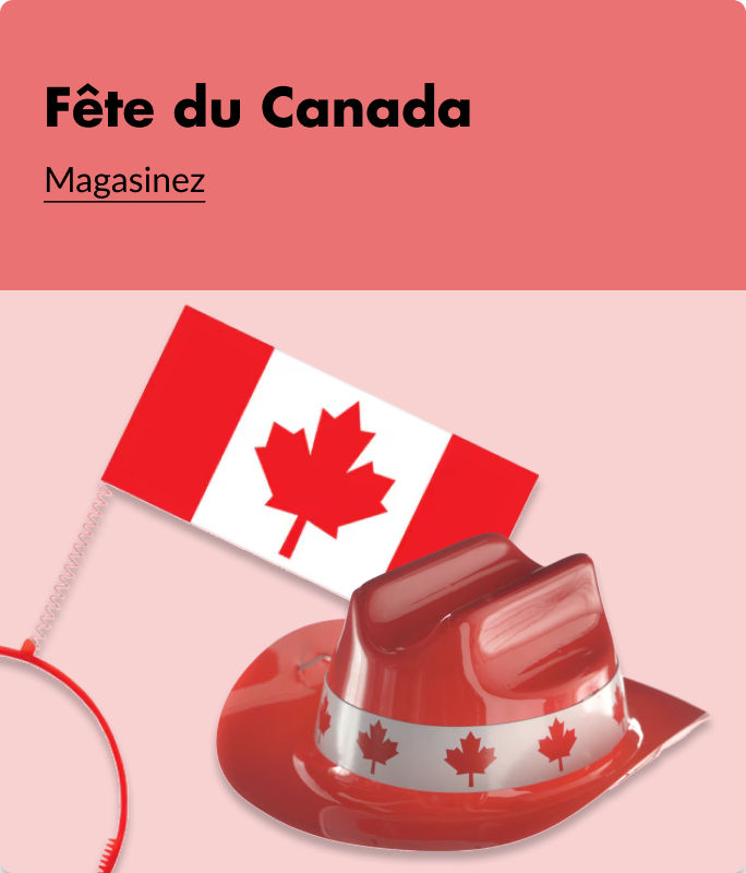 Un drapeau du Canada à côté d’un chapeau de cowboy rouge doté d’imprimés de feuilles d’érable.