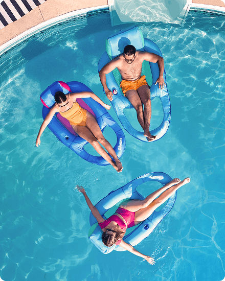 Magasinez des jouets et flotteurs pour piscine.