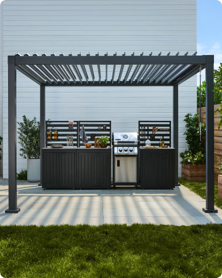 Abris de jardin et pergolas. Créez de l'ombre, ajoutez une touche d'élégance et profitez pleinement de la saison grâce à notre vaste sélection.