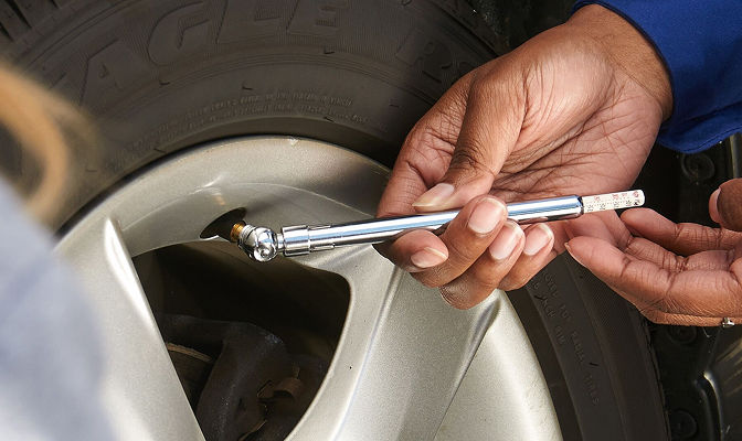 How to Check Tire Pressure