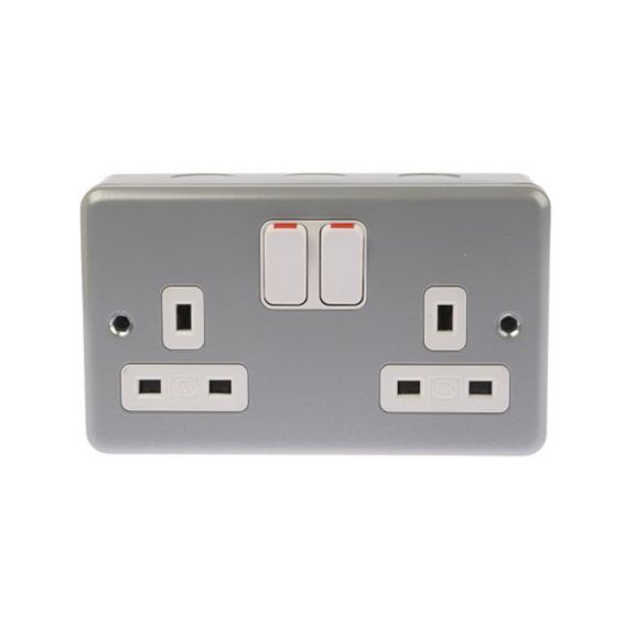 Metalclad Plus� K2946 Switch Socket Outlet
