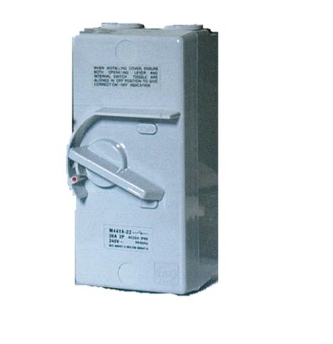 Isolator electrical store