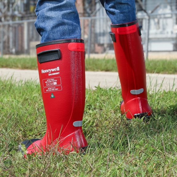 sps-his-electrigrip-boots-grass