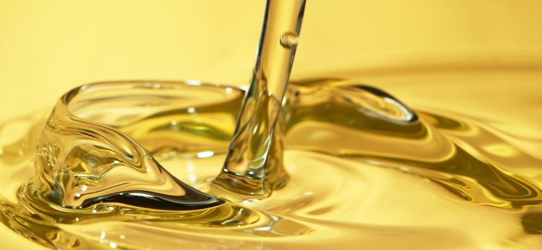 Freeze motion of pouring oil